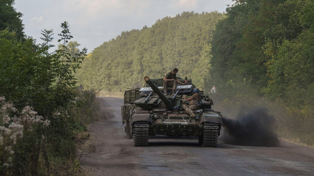 МО РФ: ВСУ потеряли 370 военных и технику за сутки в Курской области